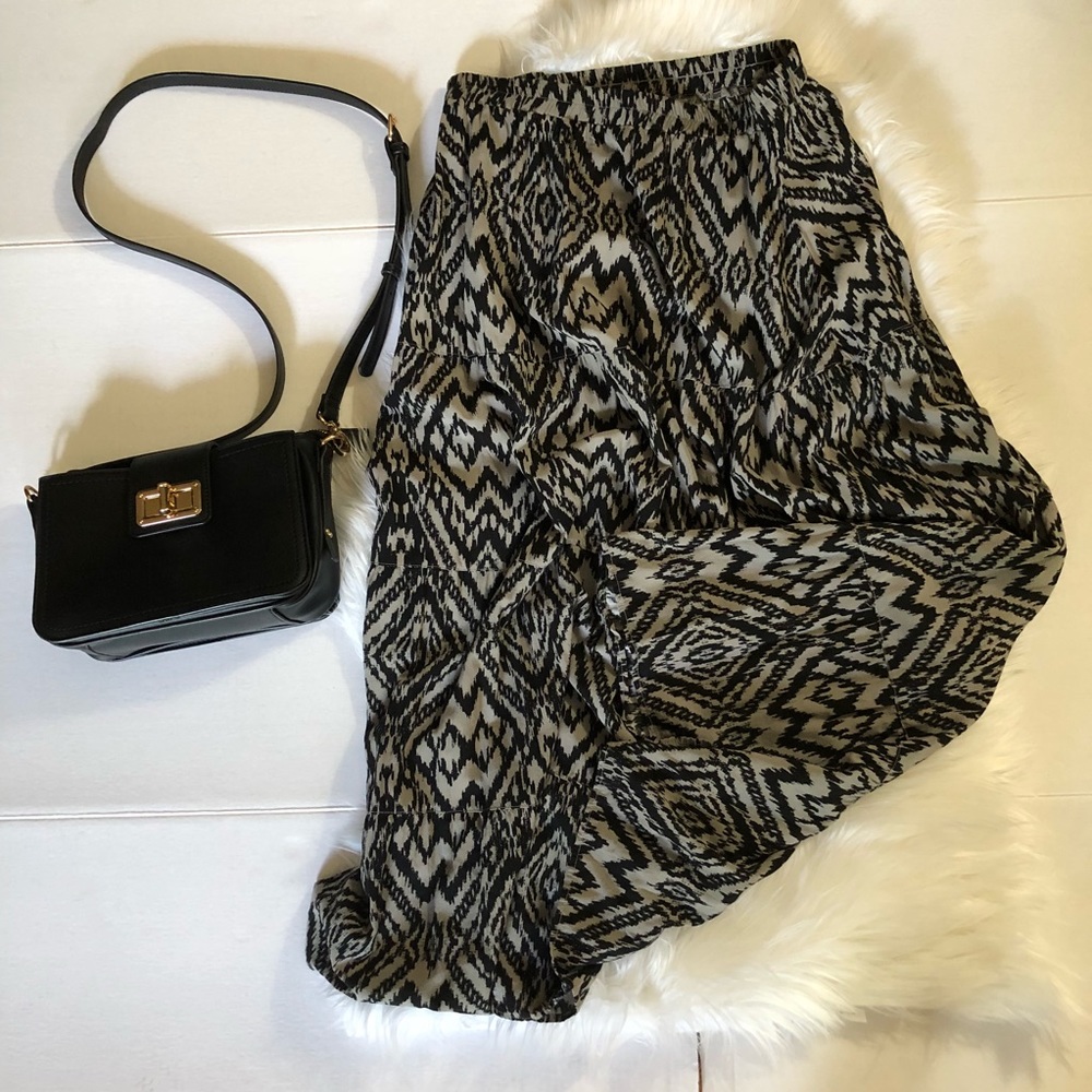 Old Navy fashionable long skirt